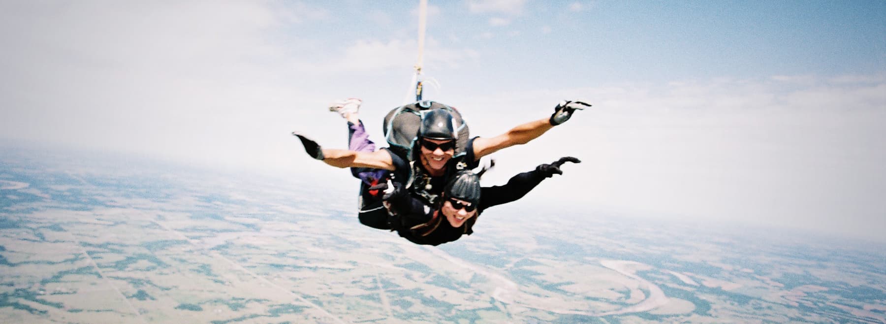 カッシング上空でのスカイダイビング